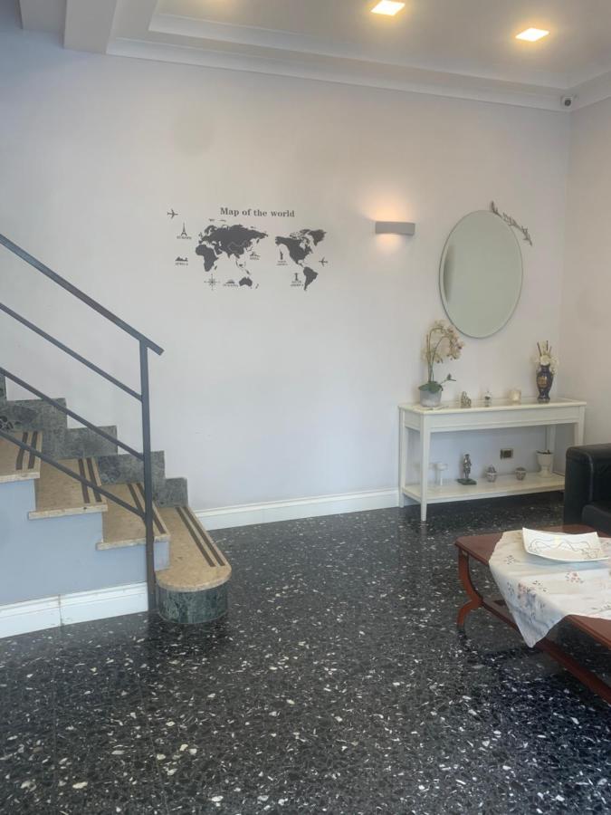 Hotel Poerio Naples Luaran gambar