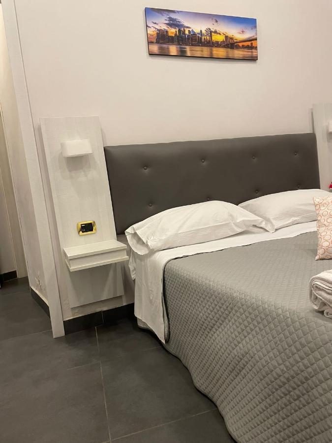 Hotel Poerio Naples Luaran gambar