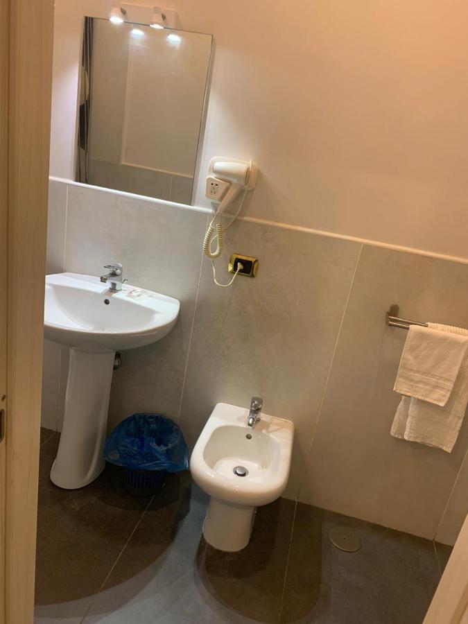 Hotel Poerio Naples Luaran gambar