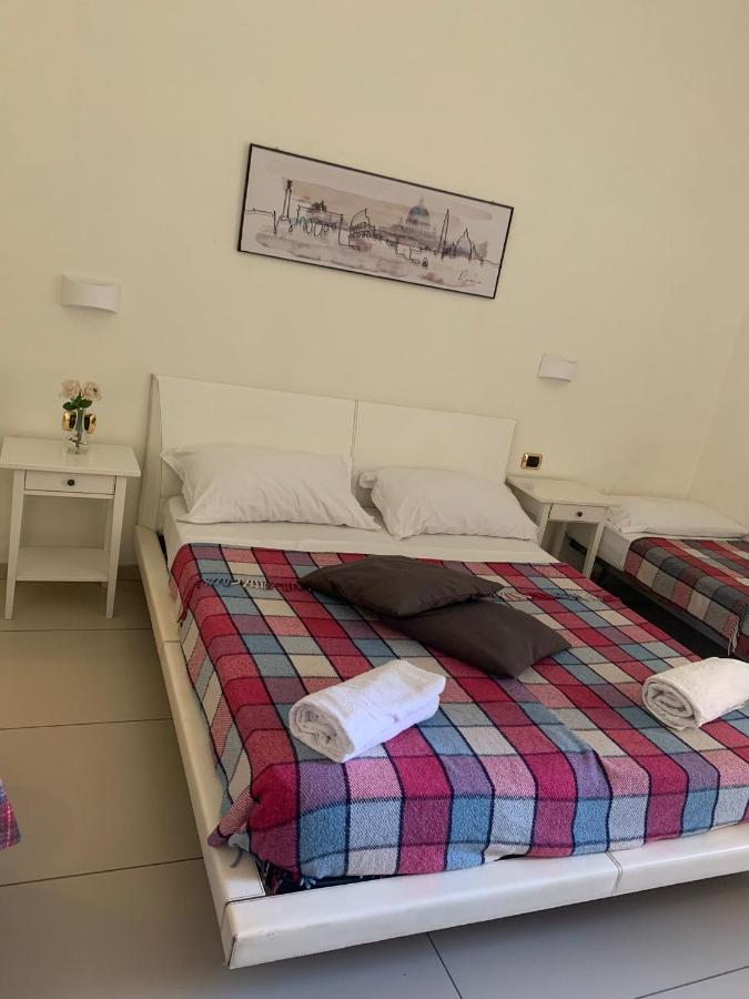 Hotel Poerio Naples Luaran gambar