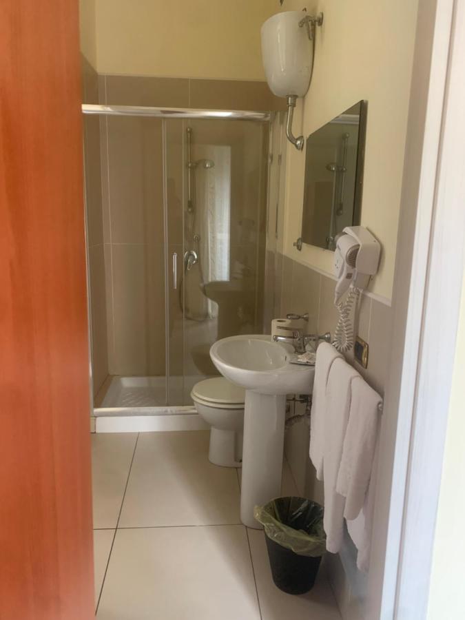 Hotel Poerio Naples Luaran gambar