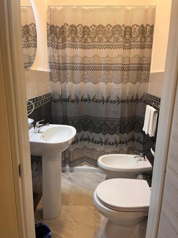 Hotel Poerio Naples Luaran gambar