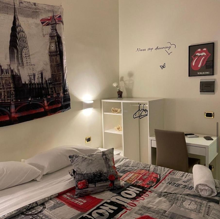 Hotel Poerio Naples Luaran gambar
